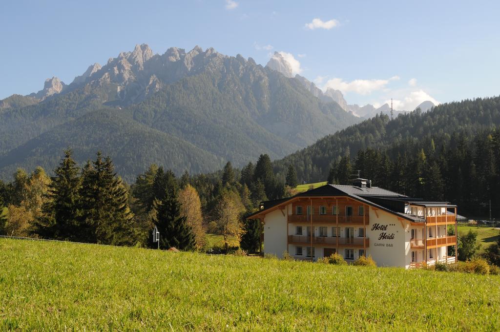 B&B Hotel Heidi Dobbiaco Dış mekan fotoğraf
