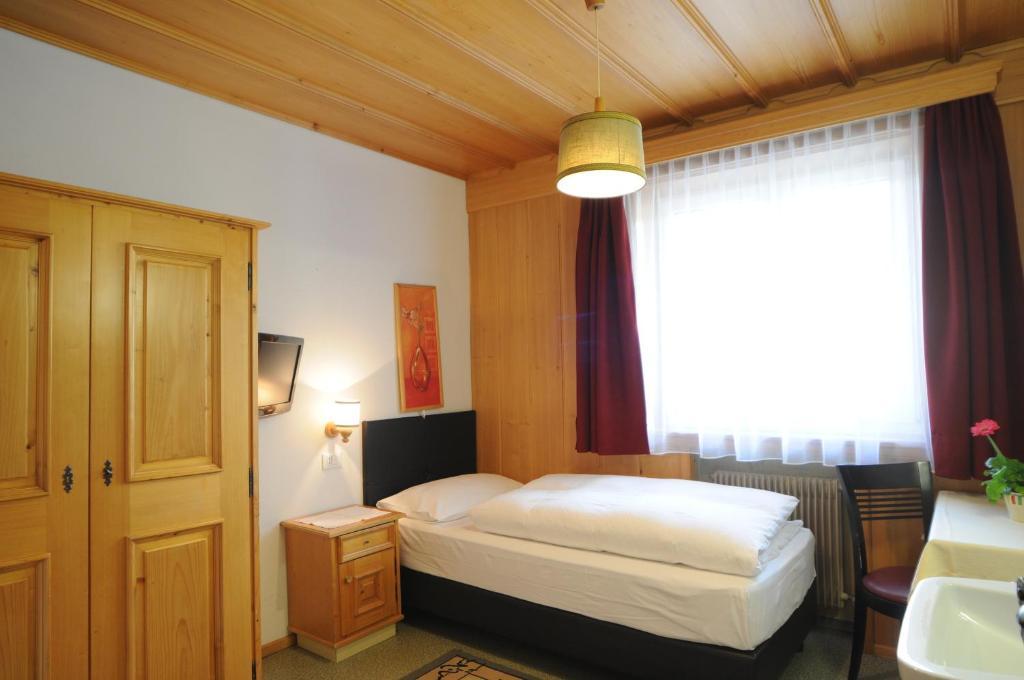 B&B Hotel Heidi Dobbiaco Oda fotoğraf