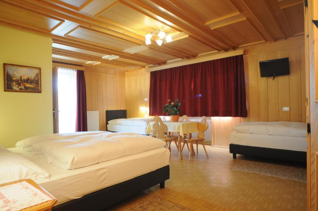 B&B Hotel Heidi Dobbiaco Oda fotoğraf